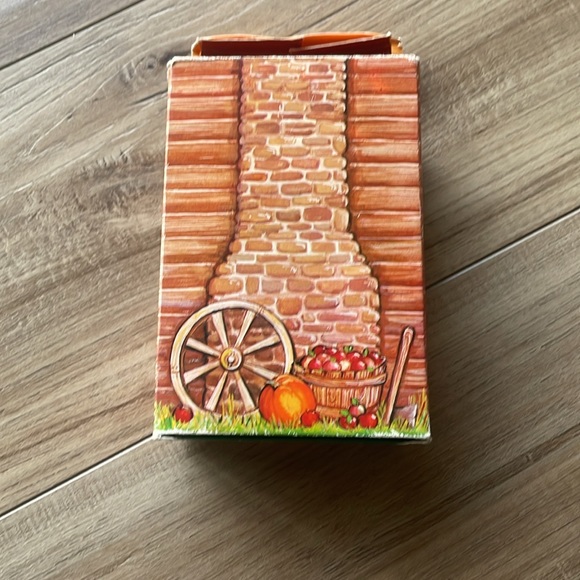 Vintage Hallmark Pilgrim Salt & Pepper Shakers (Hard Plastic) in Original Box - Picture 4 of 15